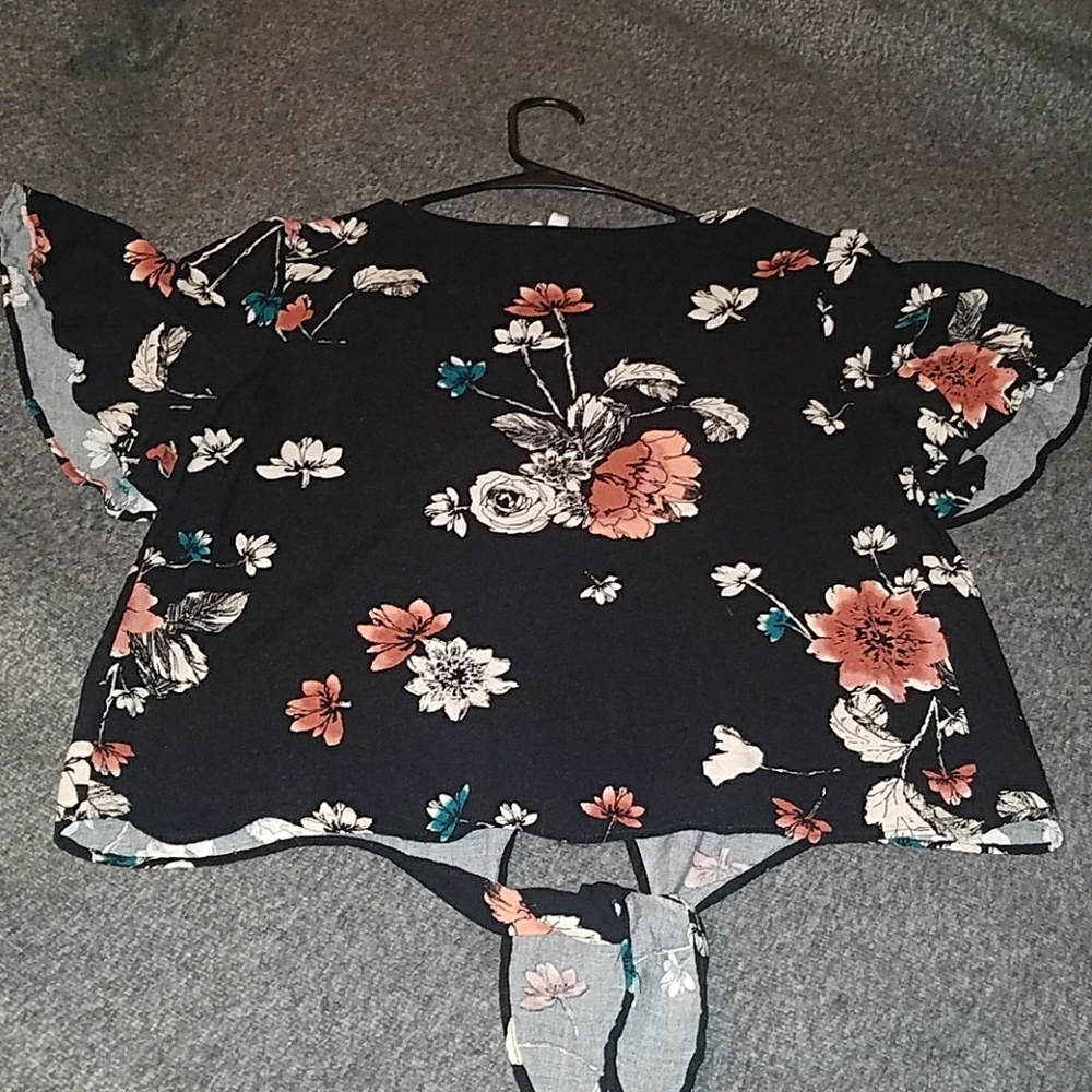 Top - Picture 2 of 3